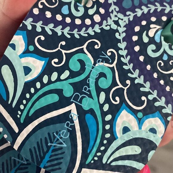 NWT- Vera Bradley- Blue Island Medallion Flip Flops- Size Small ( 5-6) - Picture 5 of 6